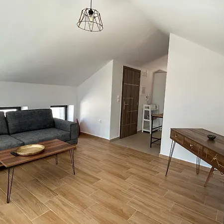 Drys Mekoynida Apartment *